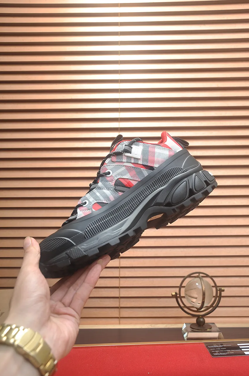Men's shoes 💰640💶[Burberry] (cowhide lining) classic low-top sneakers｜Imported cowhide with classic plaid fabric｜Cow leather lining｜Original outsole｜Fine workmanship and comfortable to wear Size: 38-44 (customized at 45)